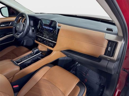 Certified 2023 Nissan Pathfinder Platinum AWD/4WD image 30