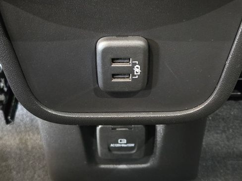 Certified 2022 Chevrolet Equinox RS w/ Infotainment Package FWD image 18