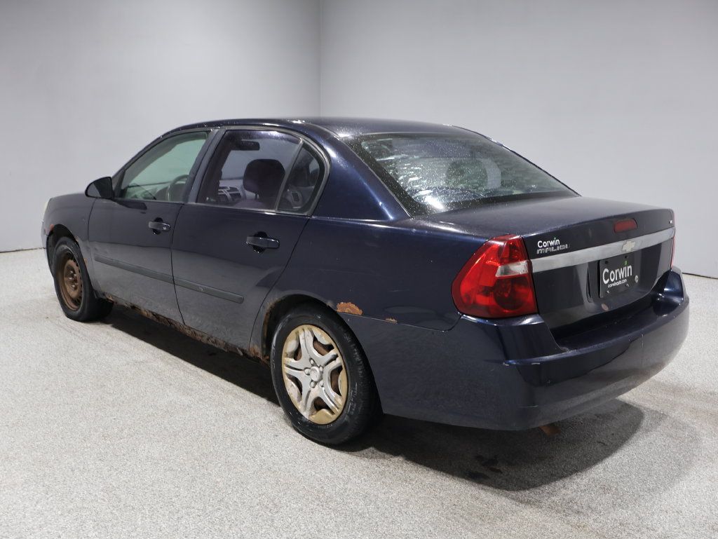 Used 2005 Chevrolet Malibu V6 w/ Preferred Equipment Group FWD image 13
