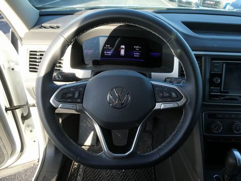 Used 2022 Volkswagen Atlas SE image 4