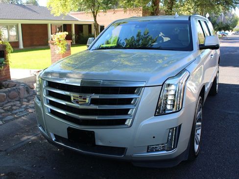 Used 2015 Cadillac Escalade ESV Premium image 62