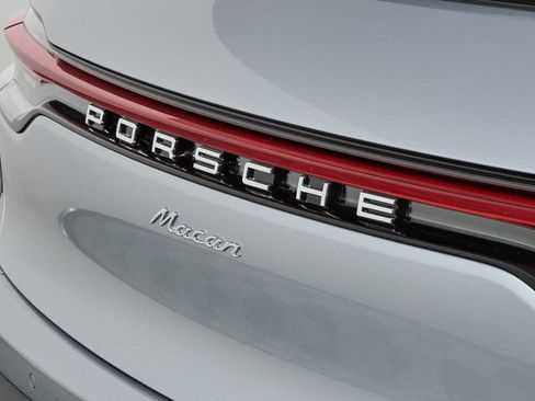 Used 2026 Porsche Macan AWD/4WD image 37