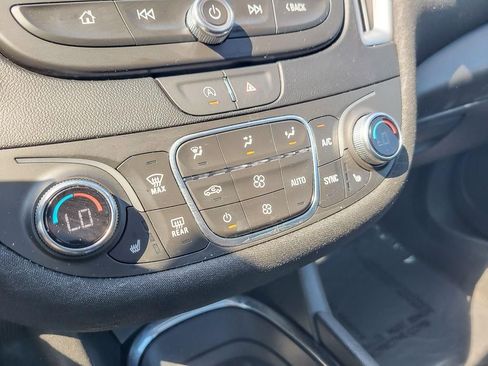 Used 2024 Chevrolet Malibu LT FWD image 18