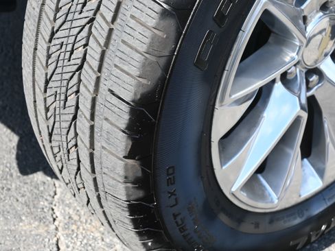 Used 2021 Chevrolet Tahoe Premier w/ Premium Package image 15