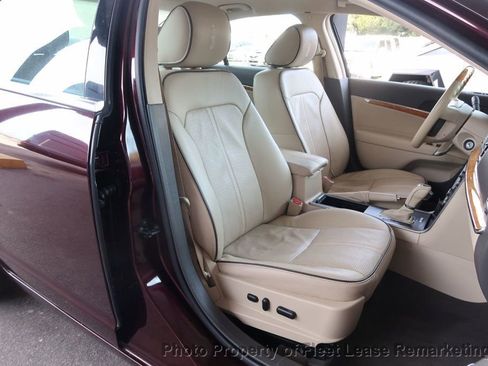 Used 2011 Lincoln MKZ Lincoln MKZ image 23