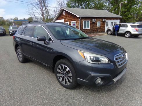 Used 2015 Subaru Outback 2.5i Limited AWD/4WD image 5