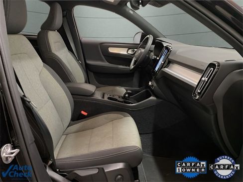 Used 2025 Volvo XC40 B5 Core image 68