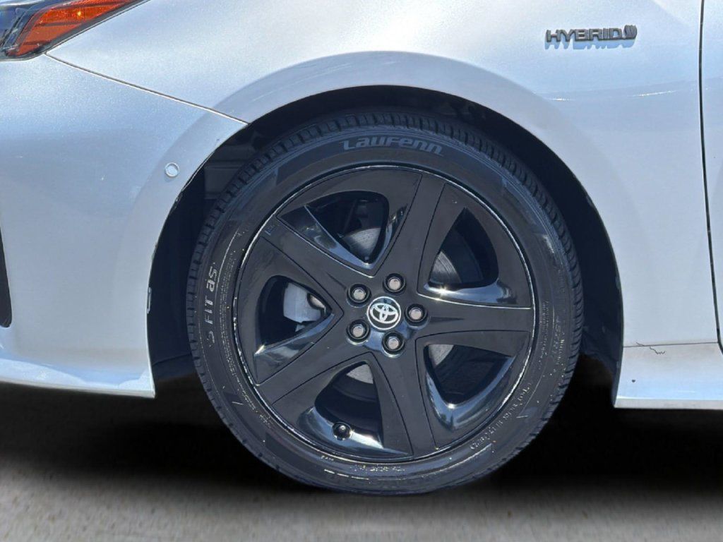 Used 2022 Toyota Prius FWD image 26