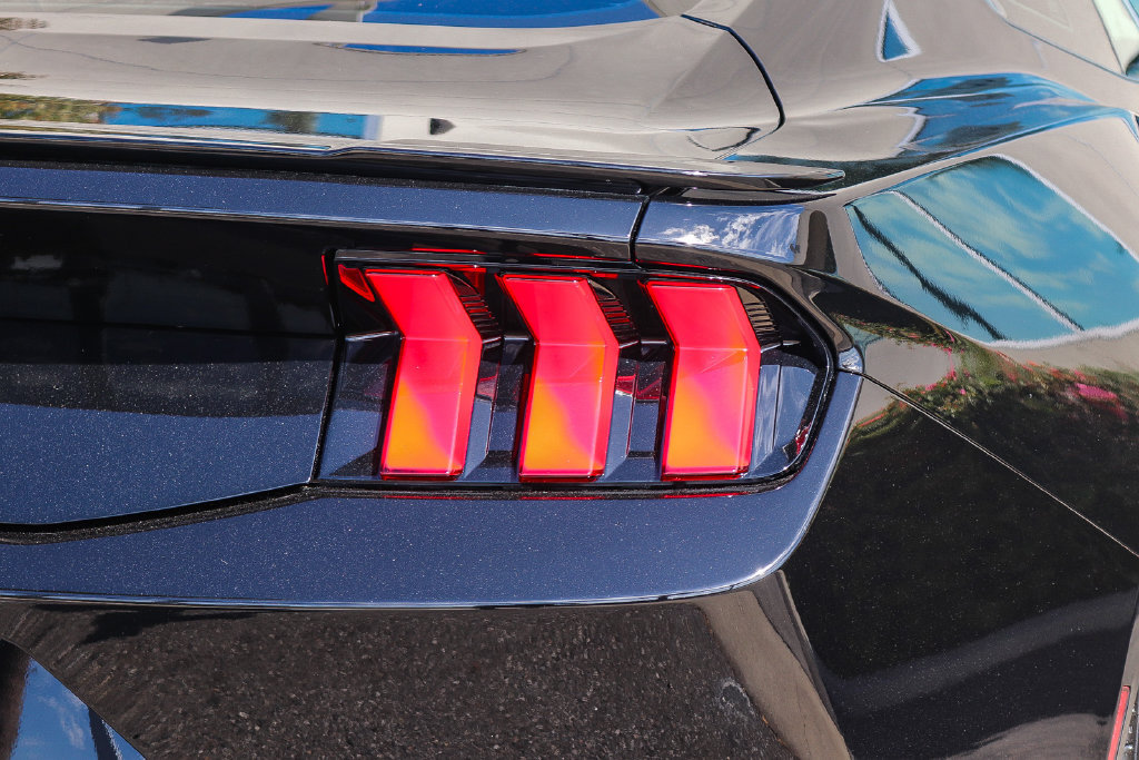 Used 2025 Ford Mustang GT RWD image 9
