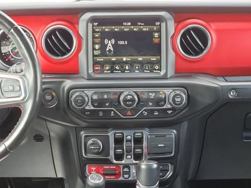 Used 2022 Jeep Wrangler Unlimited Rubicon w/ LED Lighting Group AWD/4WD image 36