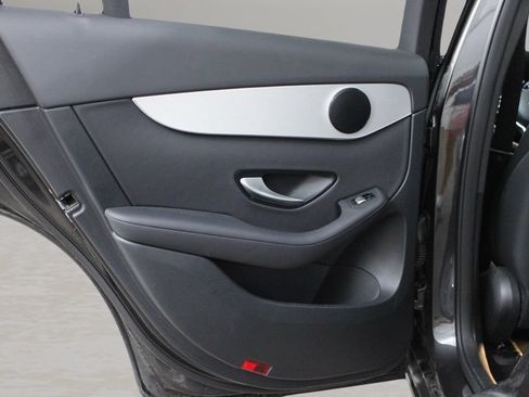 Used 2022 Mercedes-Benz GLC 300 image 24