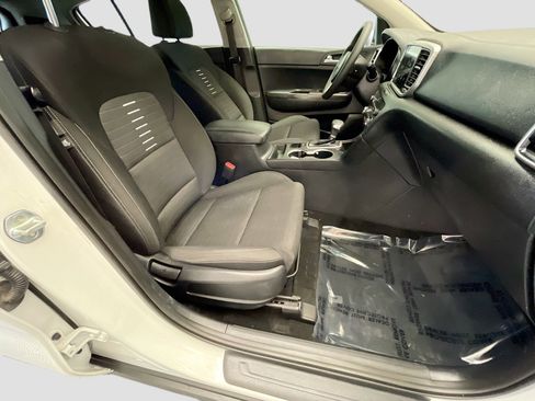 Used 2022 Kia Sportage LX w/ LX FWD Value Edition Package image 18