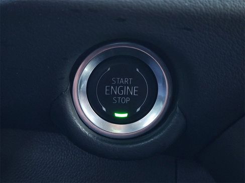 Certified 2025 Chevrolet Suburban Z71 w/ Z71 Off-Road Package image 21