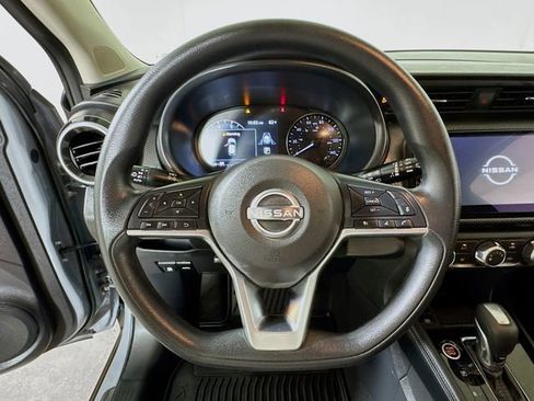Used 2024 Nissan Kicks SV w/ Interior Electronics Package FWD image 9