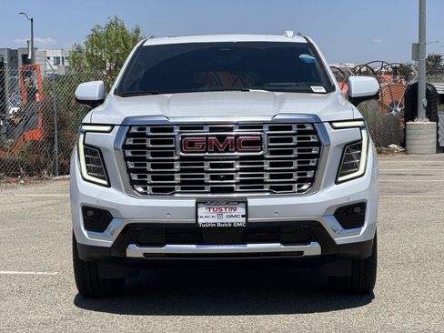 New 2026 GMC Yukon XL Denali w/ Denali Reserve Package AWD/4WD image 2