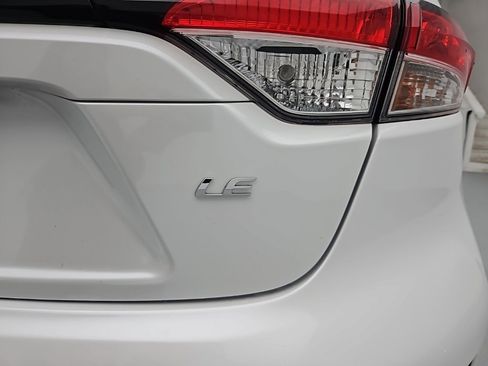Used 2022 Toyota Corolla LE image 44