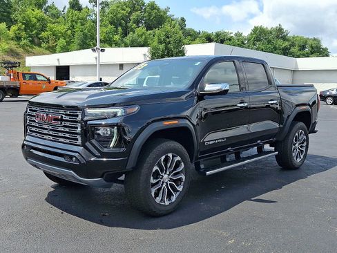 Used 2023 GMC Canyon Denali AWD/4WD image 3