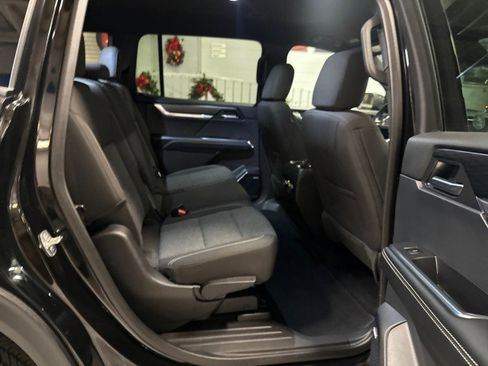 Used 2025 GMC Acadia Elevation image 27