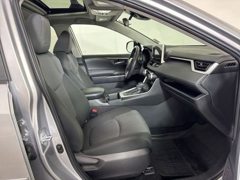 Used 2025 Toyota RAV4 XLE w/ Convenience Package AWD/4WD image 4