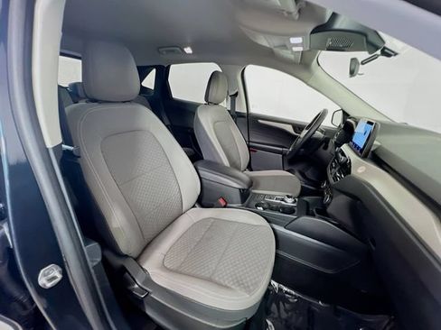 Used 2022 Ford Escape SE w/ Convenience Package FWD image 24
