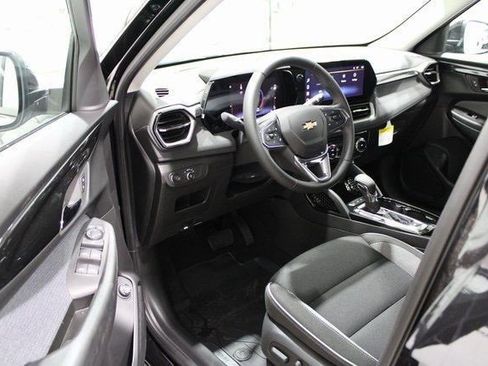 New 2026 Chevrolet TrailBlazer LT w/ Convenience Package image 2