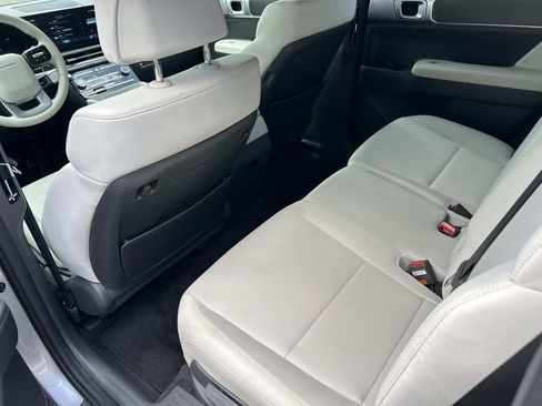 Used 2025 Hyundai Santa Fe SE FWD image 19