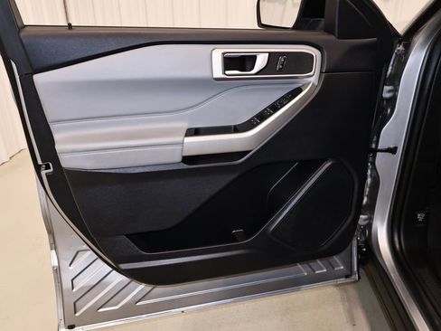 Certified 2023 Ford Explorer XLT w/ Equipment Group 202A image 11