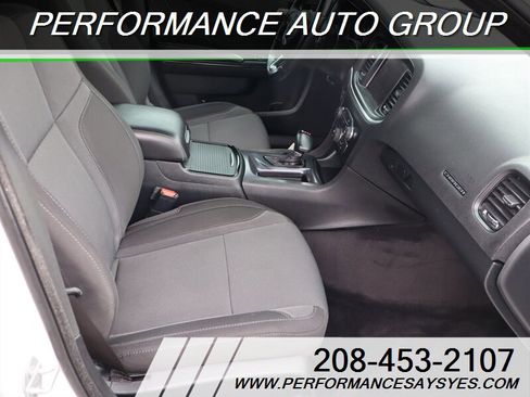 Used 2018 Dodge Charger R/T w/ Blacktop Package image 13