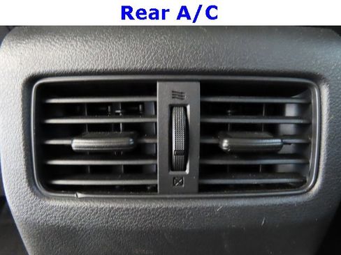 Used 2023 Nissan Rogue S image 30