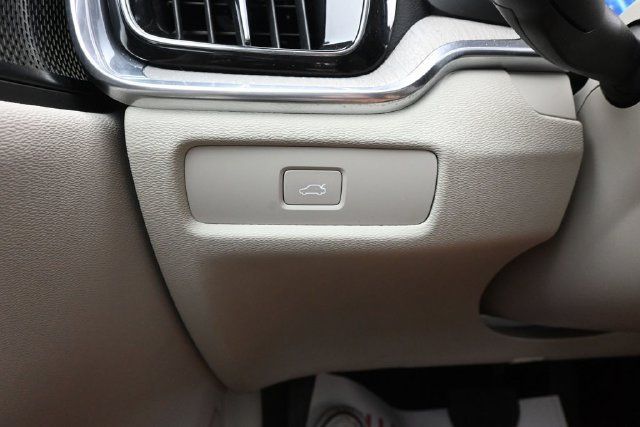 Used 2023 Volvo S60 B5 Ultimate w/ Protection Package Premier FWD image 27