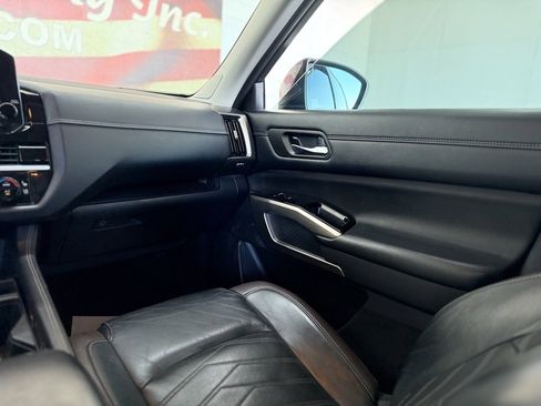 Used 2022 Nissan Pathfinder Platinum w/ Cargo Package image 25