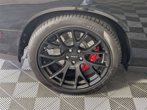 Used 2016 Dodge Challenger SRT Hellcat RWD image 10