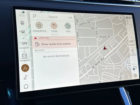 New 2026 Land Rover Range Rover Sport SE image 18