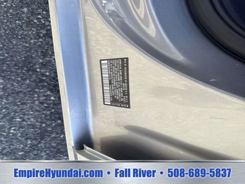 Used 2024 Volkswagen Jetta SE FWD image 19