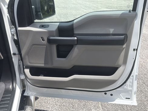 Used 2017 Ford F150 XL w/ Equipment Group 101A Mid RWD image 30
