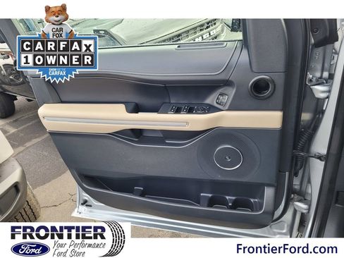 Used 2023 Ford Expedition Max Limited image 12