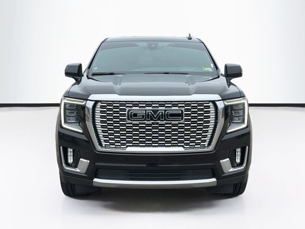 Used 2021 GMC Yukon Denali w/ Denali Premium Package AWD/4WD image 2