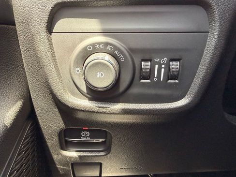 Used 2024 Jeep Grand Cherokee L Limited w/ Luxury Tech Group II AWD/4WD image 23