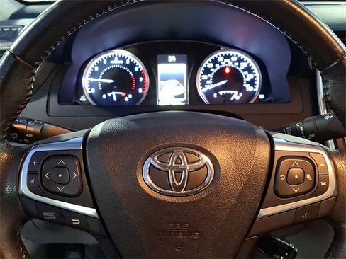 Used 2016 Toyota Camry XLE image 26