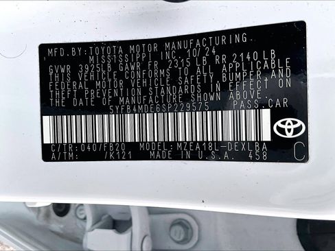 Used 2025 Toyota Corolla LE image 29