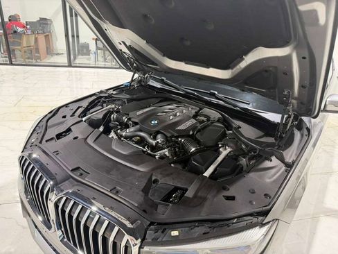 Used 2020 BMW 750i xDrive w/ Executive Package image 22