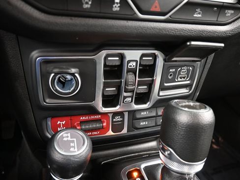 Used 2024 Jeep Gladiator Sport image 24