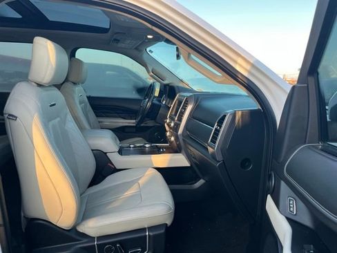 Used 2019 Ford Expedition Platinum image 23