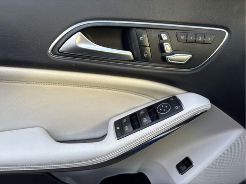 Used 2017 Mercedes-Benz CLA 250 4MATIC image 30