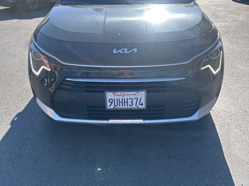 Used 2025 Kia Niro LX FWD image 4