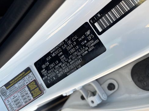 Used 2025 Kia K4 LXS image 28