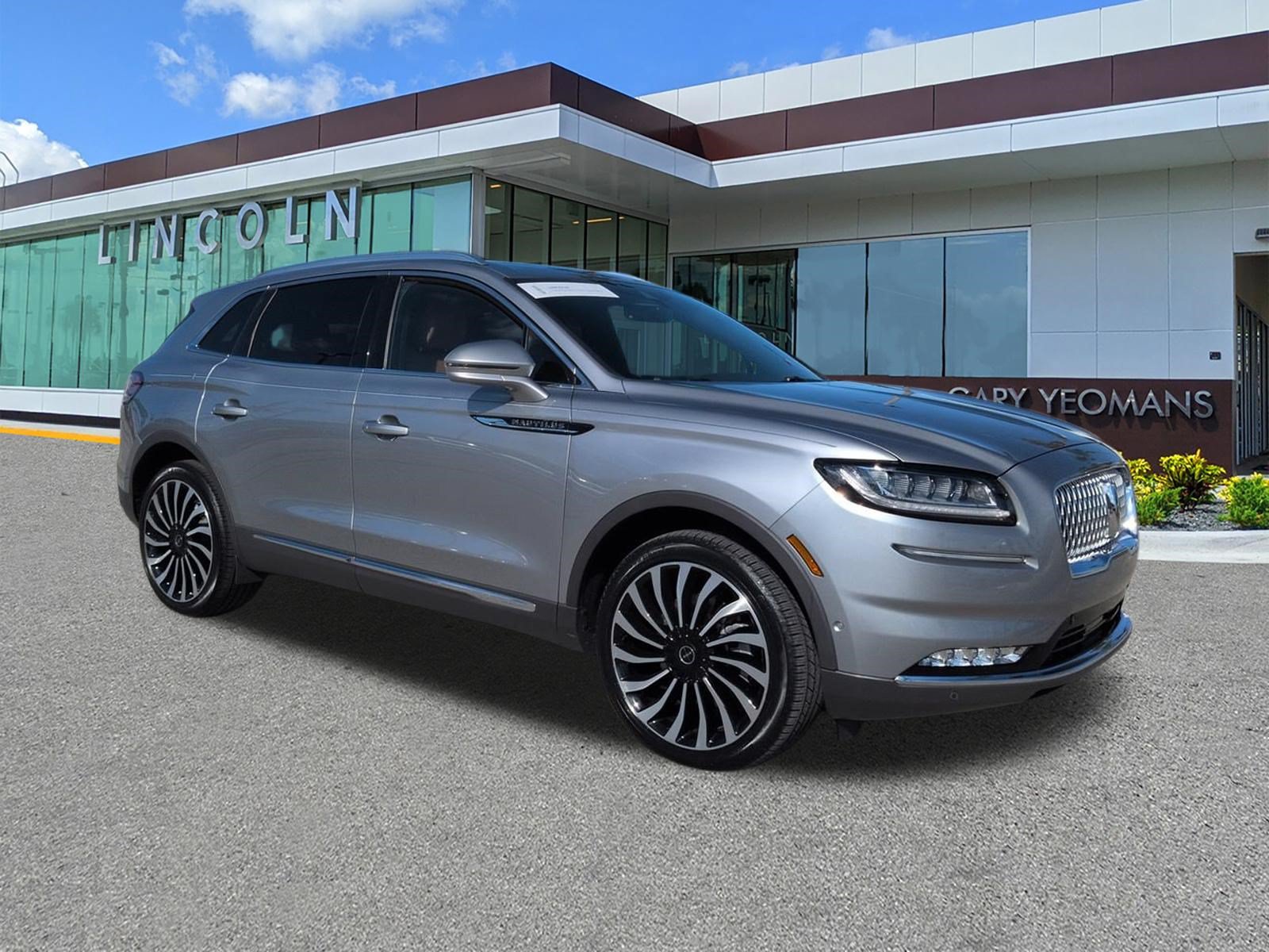 Certified 2023 Lincoln Nautilus Black Label w/ Class II Trailer Tow Package AWD/4WD image 2