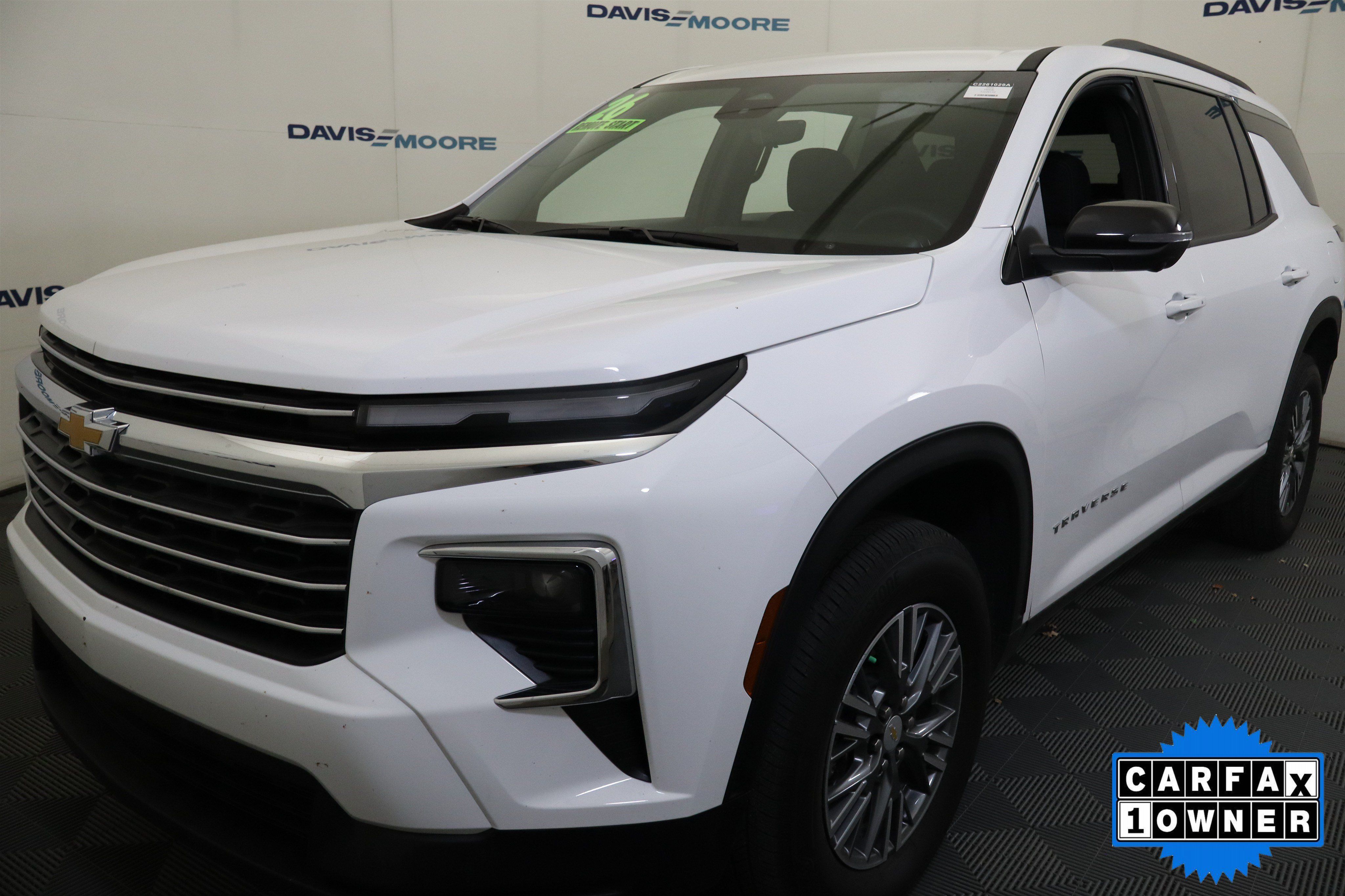 Used 2026 Chevrolet Traverse LT w/ Driver Confidence Package FWD image 12