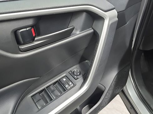 Used 2023 Toyota RAV4 LE image 27
