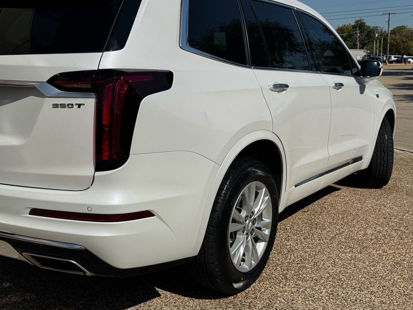 Used 2025 Cadillac XT6 Luxury FWD image 4